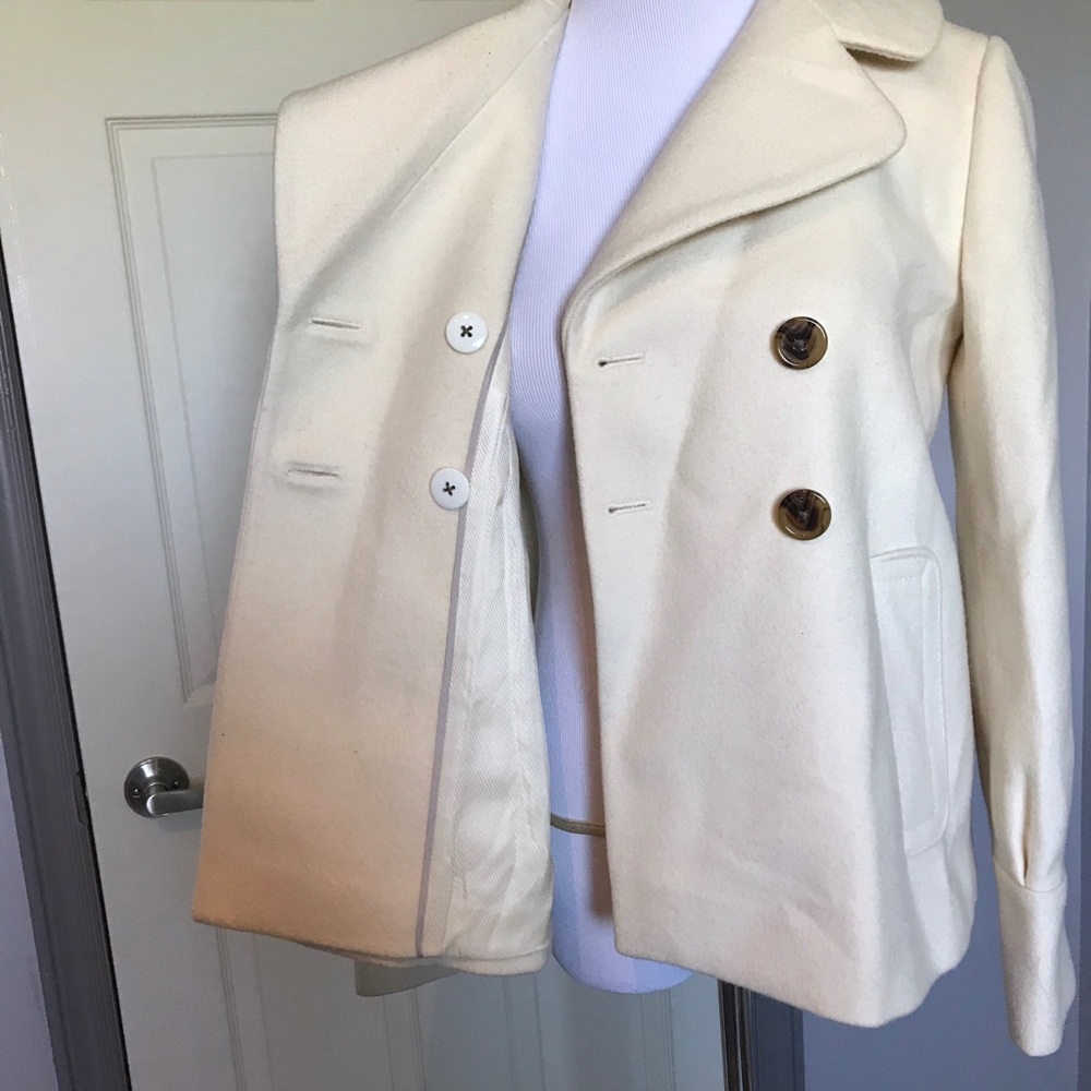 Off white wool pea coat from Banana Republic - Picture 3 of 7